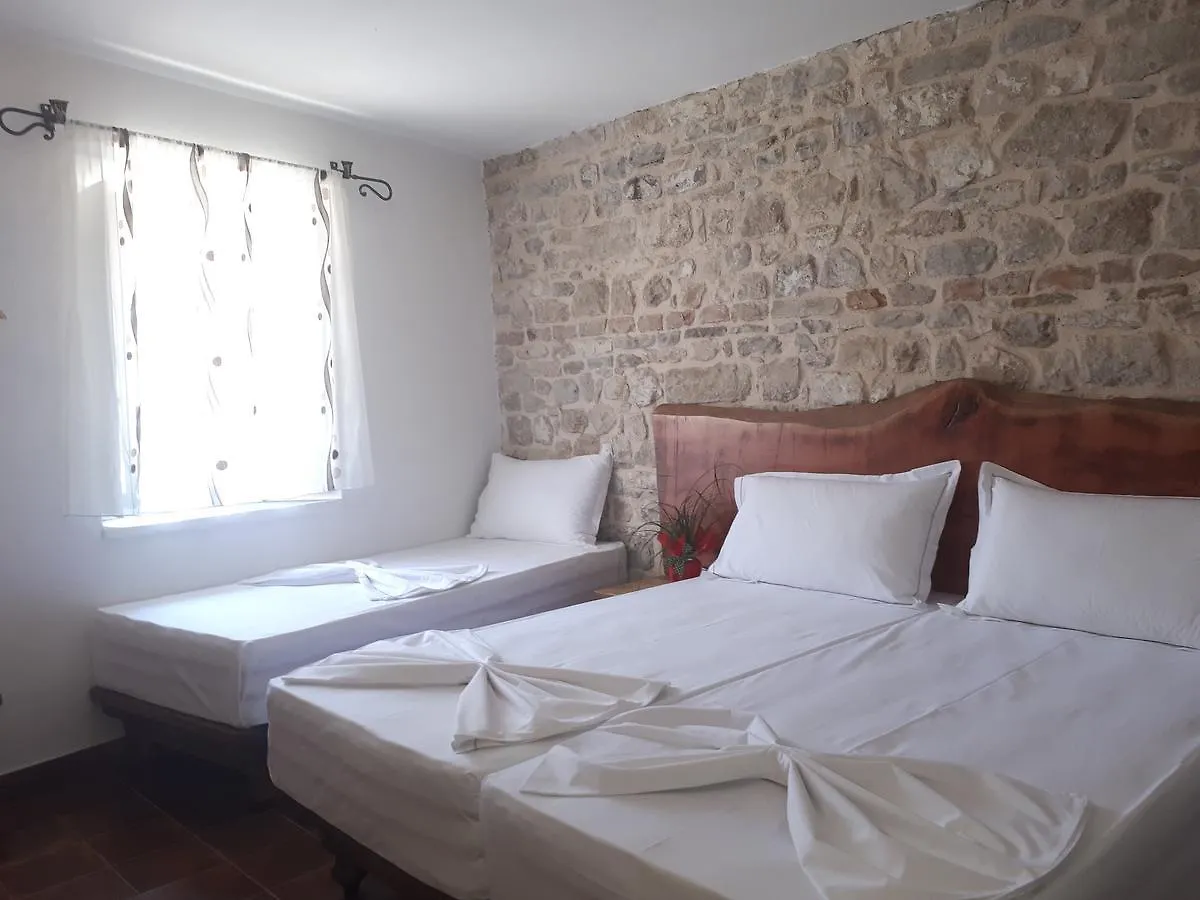 Hotel Omer Berat 0*,  Albania